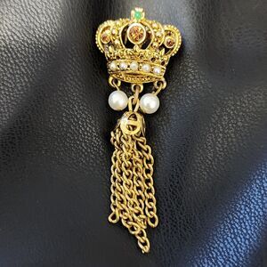 Beautiful Vintage Crown With Tassel Scarf / Brooch Pin. Measures 1 1/2”